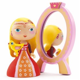 Nina y su espejo